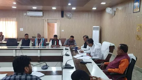 DM holds meeting with political parties on distribution of polling stations in Sravasti