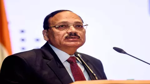 CJI Surya Kant oath: देश को मिले 53वें CJI, जस्टिस सूर्यकांत ने ली शपथ, समारोह में 7 देशों के जज रहे मौजूद CJI Surya Kant oath: देश को मिले 53वें CJI, जस्टिस सूर्यकांत ने ली शपथ, समारोह में 7 देशों के जज रहे मौजूद
