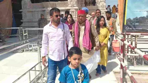 राममंदिर ध्वज स्थापना से पहले सियासत गरमाई! सपा सांसद अवधेश प्रसाद ने लगाया अनदेखी का आरोप