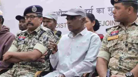 छत्तीसगढ़ में नक्सलवाद को बड़ा झटका! दस खूंखार नक्सलियों ने किया सरेंडर