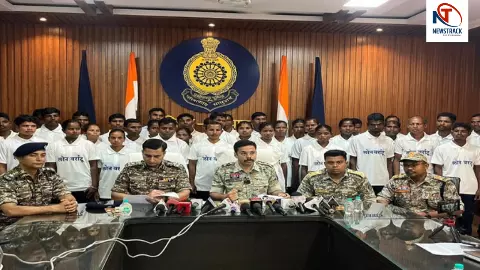 26 जवानों के हत्यारे! ₹65 लाख के इनामी 37 खूंखार नक्सलियों का दंतेवाड़ा में बड़ा आत्मसमर्पण