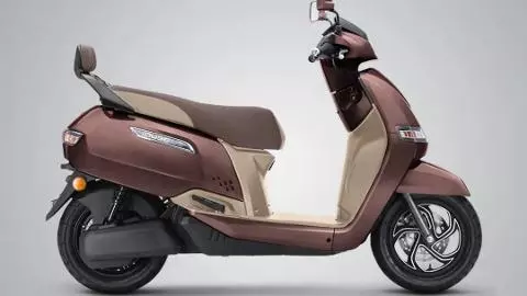 EV बाजार में TVS का धमाका- Ola–Bajaj को पछाड़कर बना नंबर-1 ई-स्कूटर ब्रांड