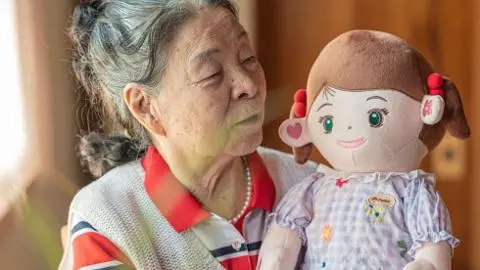 AI DOLL, बुजुर्गों के अकेलेपन के दर्द में बन रही सहारा- इस देश में हो रहा सबसे ज्यादा इस्तेमाल