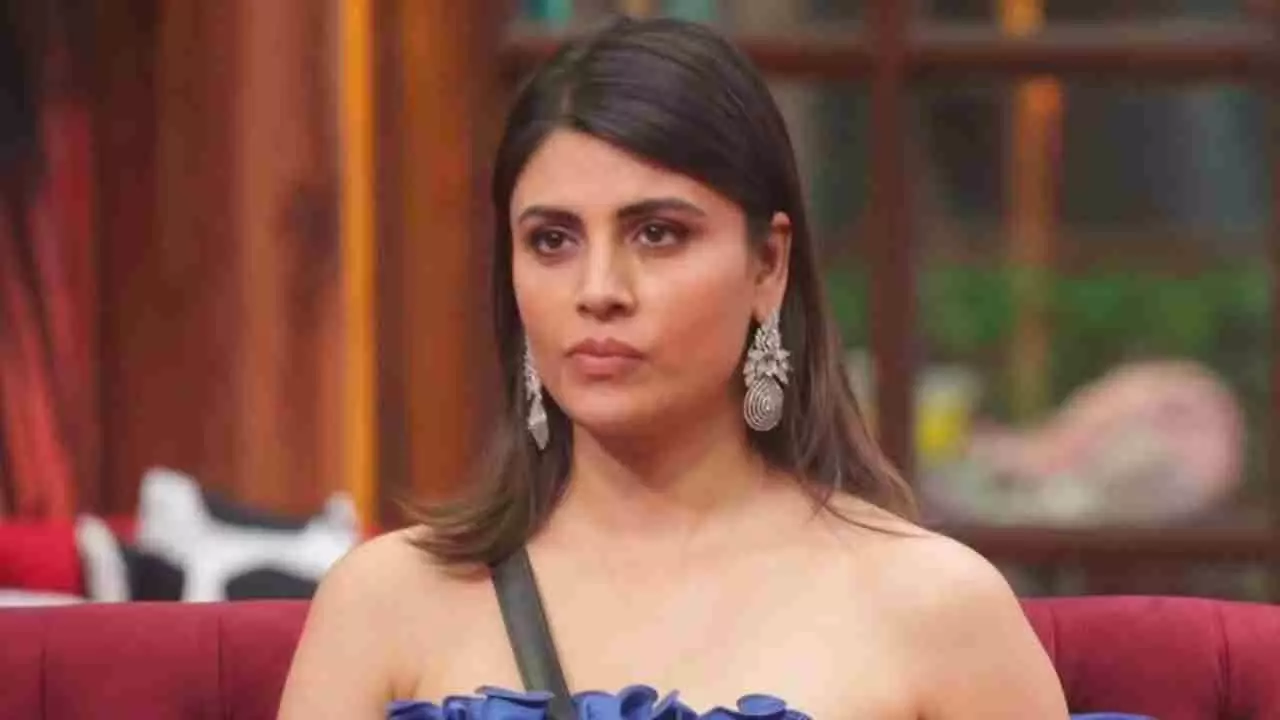 Malti Chahar Evicted | Malti Chahar Evicted From Bigg Boss 19 house | Bigg Boss Mid Week Eviction | Bigg Boss 19 से एविक्ट हुईं Malti Chahar, टॉप 5 में पहुंचें ये सदस्त | News Track in Hindi