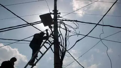 Contract lineman dies of high voltage electric shock in Kushinagar