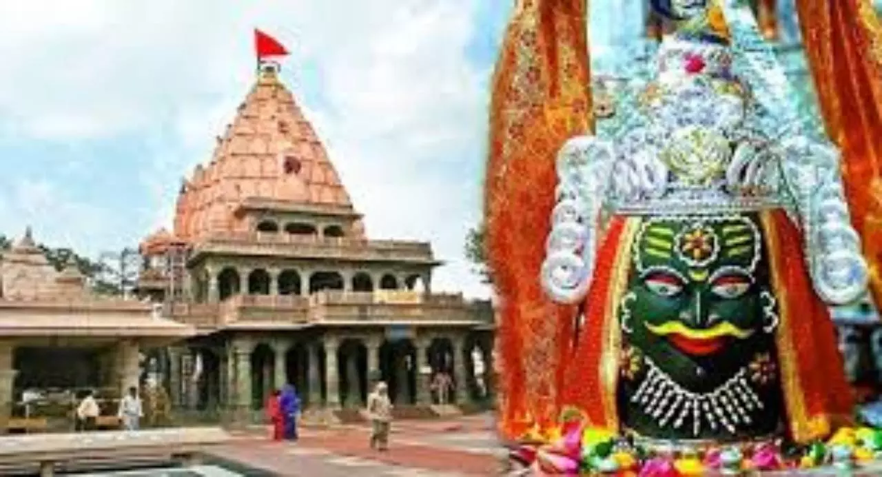 25 दिसंबर से महाकाल मंदिर में बदलेगी दर्शन व्यवस्था, नए साल पर भक्तों की सुविधा के लिए विशेष तयारी 25 दिसंबर से महाकाल मंदिर में बदलेगी दर्शन व्यवस्था, नए साल पर भक्तों की सुविधा के लिए विशेष तयारी