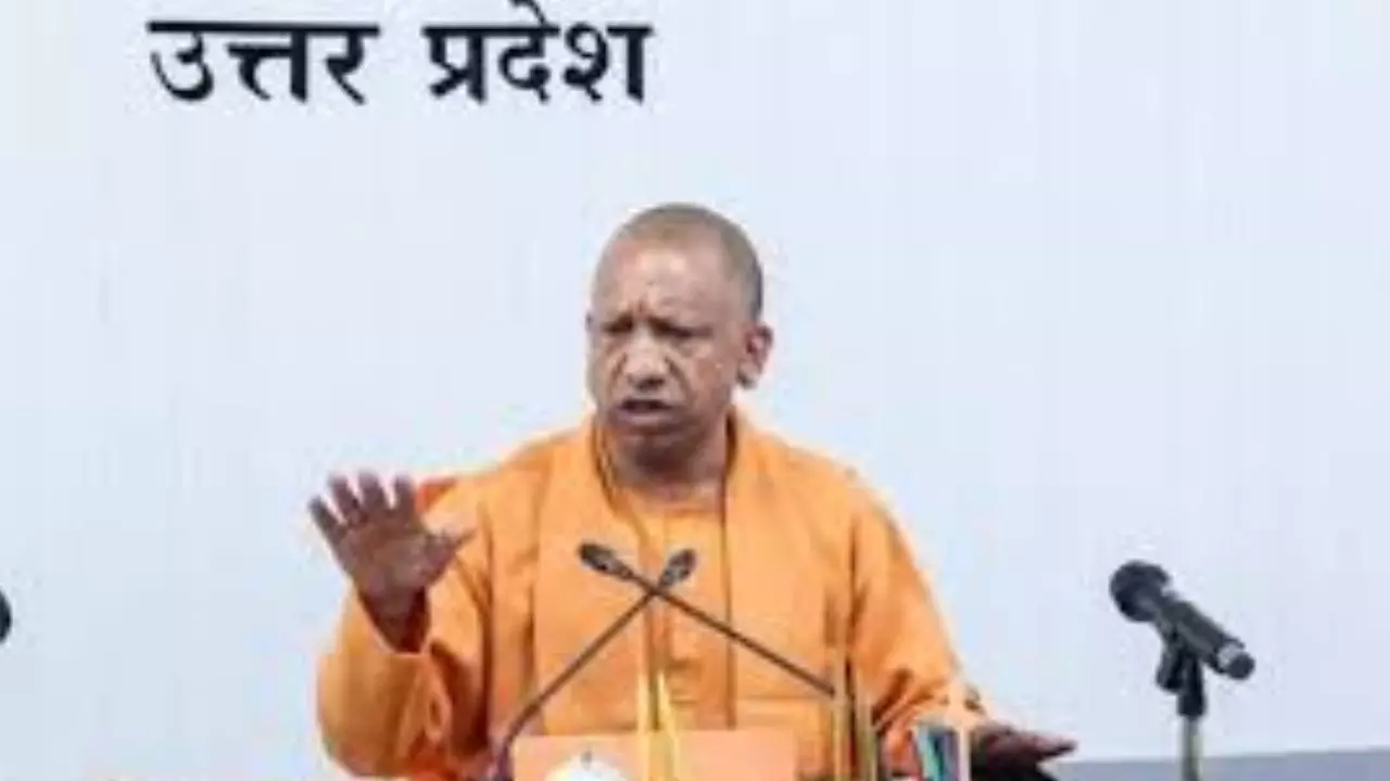 CM Yogi Urges Active Support in Voter Revision Campaign | मतदाता पुनरीक्षण  अभियान में सक्रिय सहयोग का आह्वान: सीएम योगी | News Track in Hindi