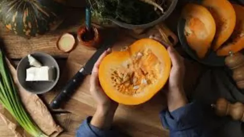 Health Benefits of Pumpkin: सर्दियों में डाइट में शामिल करें कद्दू, सेहत पर दिखेगा जबरदस्त असर