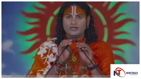 Mathura News : अनिरुद्ध आचार्य की टिप्पणी के विरोध में हिंदू महासभा का प्रदर्शन, पुतला दहन