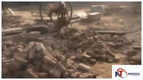 Mathura News : नौ बिस्वा जमीन पर अवैध कब्जे का आरोप, खेत स्वामी न्याय के लिए भटक रहा Mathura News : नौ बिस्वा जमीन पर अवैध कब्जे का आरोप, खेत स्वामी न्याय के लिए भटक रहा