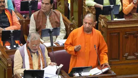 CM योगी सरकार का मास्टरस्ट्रोक! स्वास्थ्य सेवाओं को मजबूत करने के लिए 3,500 करोड़ की सौगात CM योगी सरकार का मास्टरस्ट्रोक! स्वास्थ्य सेवाओं को मजबूत करने के लिए 3,500 करोड़ की सौगात