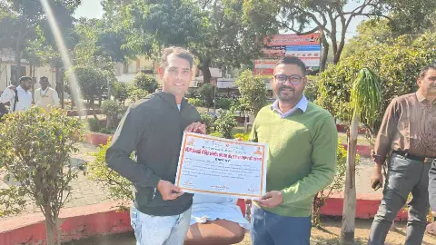 Etah News: पीएम सूर्य घर योजना से रोशन हुआ एटा, मुफ्त बिजली ने बदली जिंदगी
