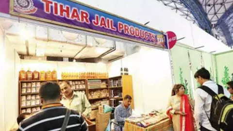 Tihar Jail: अब ऑनलाइन मिलेगा तिहाड़ जेल का सरसों तेल और कुकीज, MyStore ऐप पर शुरू हुई बिक्री Tihar Jail: अब ऑनलाइन मिलेगा तिहाड़ जेल का सरसों तेल और कुकीज, MyStore ऐप पर शुरू हुई बिक्री