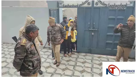 Hapur Crime News : मंदिर जा रहे रिटायर्ड फौजी पर कार सवार बदमाशों ने किया जानलेवा हमला Hapur Crime News : मंदिर जा रहे रिटायर्ड फौजी पर कार सवार बदमाशों ने किया जानलेवा हमला