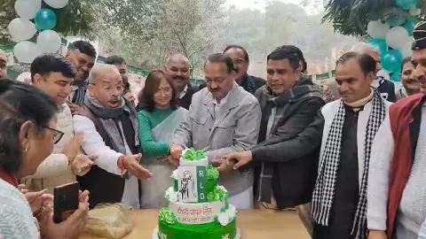 Jayant Chaudharys birthday celebrated with 47 kg cake