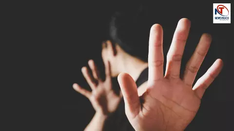 पति संग जो करती हो वो करो... प्राइवेट पार्ट दिखाकर हेडमास्टर ने महिला से शारीरिक संबंध बनाने को कहा