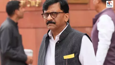 मुंबई में बड़ी साजिश? नए साल के जश्न से पहले संजय राउत के बंगले को बम से उड़ाने की धमकी, मचा हड़कंप! मुंबई में बड़ी साजिश? नए साल के जश्न से पहले संजय राउत के बंगले को बम से उड़ाने की धमकी, मचा हड़कंप!