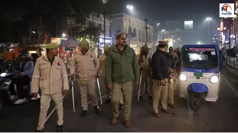 New Year Alert: लखनऊ की सड़कों पर पुलिस का कड़ा पहरा, हजरतगंज में ब्रेथ एनालाइजर से थमी नशे की रफ्तार! New Year Alert: लखनऊ की सड़कों पर पुलिस का कड़ा पहरा, हजरतगंज में ब्रेथ एनालाइजर से थमी नशे की रफ्तार!