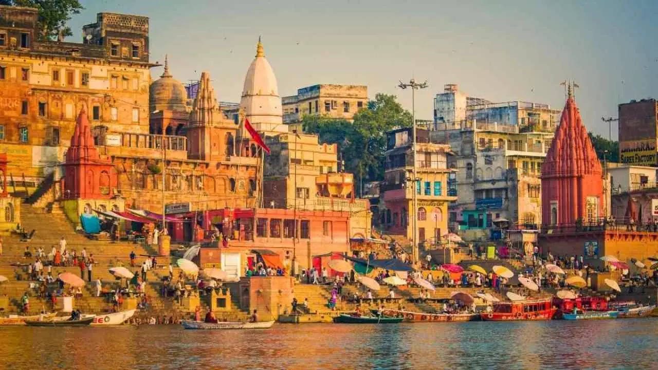 काशी पर्यटन ने रचा इतिहास! 2025 में 7.26 करोड़ श्रद्धालुओं ने किया वाराणसी का दौरा