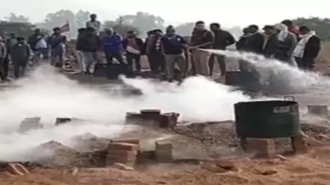 Etah News: अवैध ईंट भट्ठे पर प्रशासन का सख्त प्रहार, पर्यावरण व खनन नियमों की अनदेखी पड़ी भारी