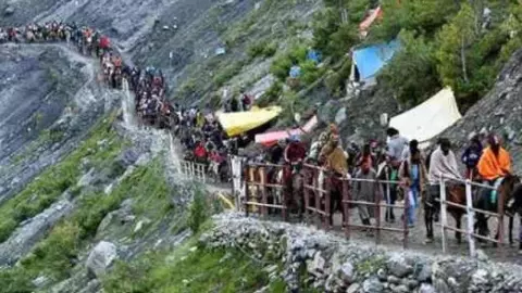ऑनलाइन ठगी का खतरा, बनी वैष्णव यात्रा, श्राइन बोर्ड ने जारी की सख्त चेतावनी ऑनलाइन ठगी का खतरा, बनी वैष्णव यात्रा, श्राइन बोर्ड ने जारी की सख्त चेतावनी