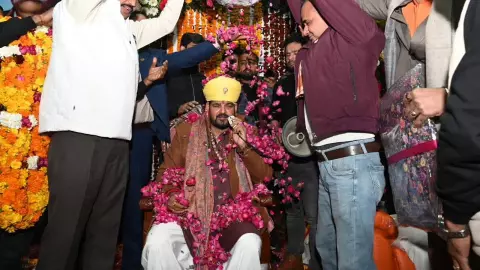 ठाकुर राजनीति का नया पावर सेंटर! योगी के समानांतर बृजभूषण सिंह ने खड़ी कर दी अपनी सल्तनत? ठाकुर राजनीति का नया पावर सेंटर! योगी के समानांतर बृजभूषण सिंह ने खड़ी कर दी अपनी सल्तनत?