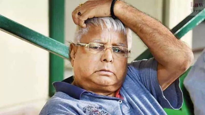 Lalu Yadav Z+ Security Withdrawn:  एक खरोंच भी आई तो... लालू परिवार की सुरक्षा घटने पर भड़के समर्थक, राबड़ी आवास को लाठियों से घेरा