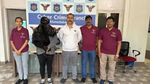 बिल्डर को भेजा न्यूड वीडियो और कर दी ऐसी डिमांड...दिग्गज नेता और एडिटर का घिनोना खेल, जानिए कौन था मास्टरमाइंड बिल्डर को भेजा न्यूड वीडियो और कर दी ऐसी डिमांड...दिग्गज नेता और एडिटर का घिनोना खेल, जानिए कौन था मास्टरमाइंड