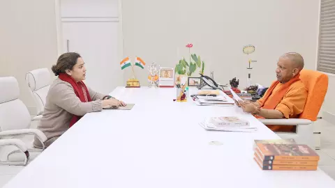 KGMU में ऐसा क्या हुआ कि भड़क गए CM योगी? अपर्णा यादव की बढ़ी मुश्किलें, पुलिस ने दर्ज की शिकायत KGMU में ऐसा क्या हुआ कि भड़क गए CM योगी? अपर्णा यादव की बढ़ी मुश्किलें, पुलिस ने दर्ज की शिकायत