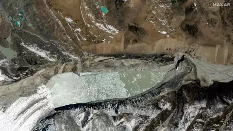 कश्मीर की बर्फीली वादियों में छिपा विस्फोटक खतरा, वैज्ञानिकों की बड़ी चेतावनी कश्मीर की बर्फीली वादियों में छिपा विस्फोटक खतरा, वैज्ञानिकों की बड़ी चेतावनी