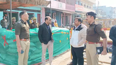 Pratapgarh: महामाघ मेला-2026: प्रशासन सतर्क, डीएम और एसपी ने शहर के प्रमुख स्थलों का किया निरीक्षण