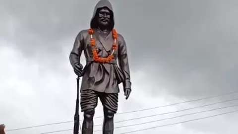 अंग्रेजों के लिए डाकू, आदिवासियों के लिए देवता, जानिए कौन है  आदिवासियों का रॉबिनहु डटंट्या मामा