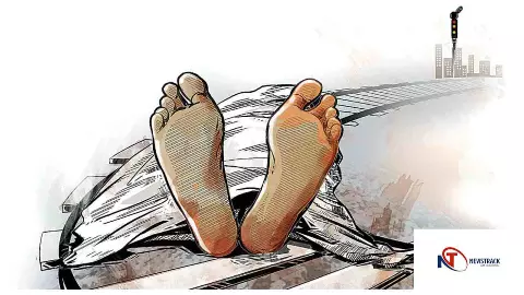 Raebareli News : रायबरेली रेलवे स्टेशन पर वृद्ध ने त्रिवेणी एक्सप्रेस के आगे कूदकर जान दी Raebareli News : रायबरेली रेलवे स्टेशन पर वृद्ध ने त्रिवेणी एक्सप्रेस के आगे कूदकर जान दी