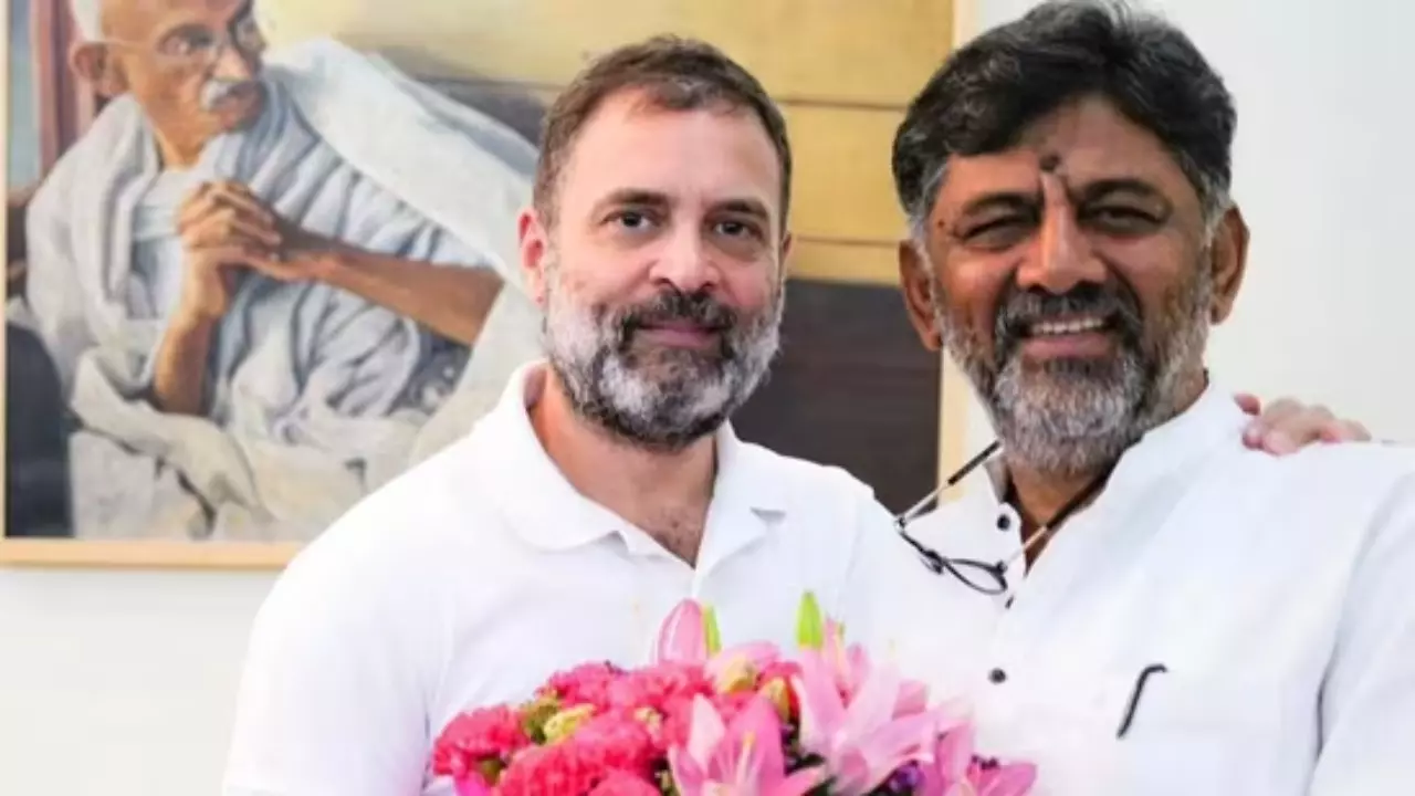 कर्नाटक में बड़ा खेल? राहुल से मुलाकात के बाद ये क्या बोल गए डीके, खतरे में है सिद्धारमैया की कुर्सी?