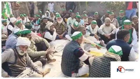 Aligarh News: किसानों की बिजली समस्याओं को लेकर टप्पल विद्युत उपकेंद्र पर धरना, दो मांगें मौके पर पू
