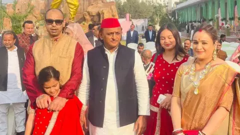 प्रतीक-अपर्णा के तलाक की खबरों के बीच वायरल हुआ अखिलेश यादव के साथ वाला वीडियो देखें