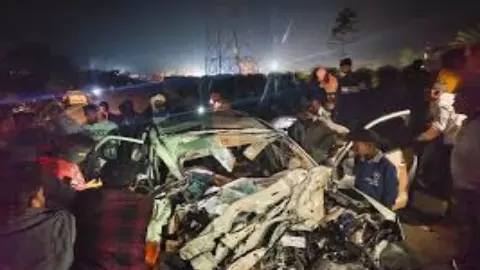 Udaipur Road Accident: सिगरेट, तेज संगीत, रफ्तार, 4 लोगों की मौत के साथ जन्मदिन के जश्न का दुखद अंत Udaipur Road Accident: सिगरेट, तेज संगीत, रफ्तार, 4 लोगों की मौत के साथ जन्मदिन के जश्न का दुखद अंत