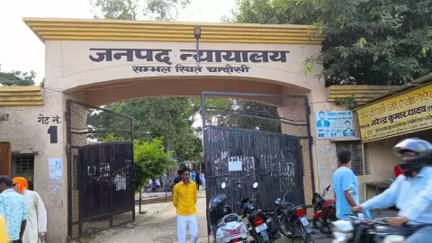 न्यायिक स्वतंत्रता पर संकट? पुलिस पर FIR का आदेश देने वाले जज का तबादला, वकीलों का प्रदर्शन शुरू न्यायिक स्वतंत्रता पर संकट? पुलिस पर FIR का आदेश देने वाले जज का तबादला, वकीलों का प्रदर्शन शुरू