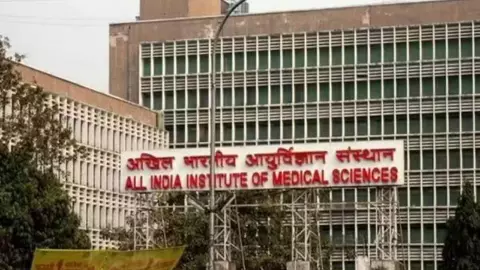 AIIMS का महा-चमत्कार! महिला के पेट से निकला 20 किलो का राक्षस, चौथी स्टेज के कैंसर को दी पटखनी!