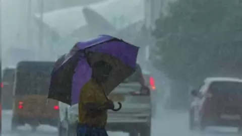 UP Weather Update: नोएडा, गाजियाबाद में बारिश, लखनऊ का मौसम, यूपी के हर जिले का मौसम अपडेट जानिए