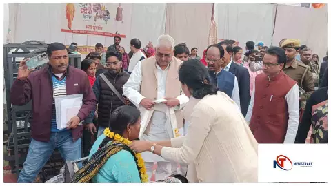 Raebareli रायबरेली में यूपी दिवस का भव्य आगाज, मंत्री मयंकेश्वर शरण सिंह ने स्टॉल का निरीक्षण किया