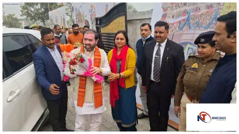 Amethi News : अमेठी में यूपी दिवस का शुभारंभ, मंत्री सतीश चंद्र शर्मा ने किया उद्घाटन Amethi News : अमेठी में यूपी दिवस का शुभारंभ, मंत्री सतीश चंद्र शर्मा ने किया उद्घाटन