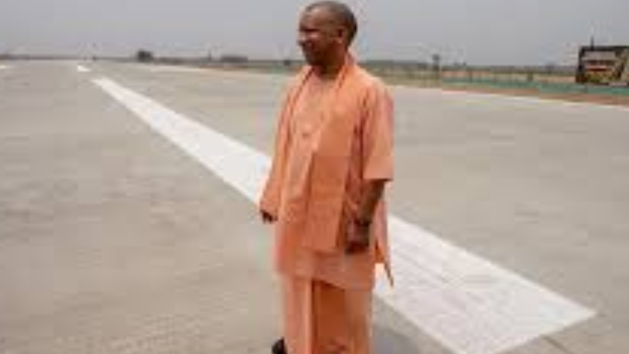 Ganga Expressway to Be Ready by February, CM Yogi Reviews Jewar Airport ...