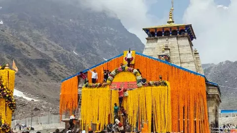 केदारनाथ-बदरीनाथ समेत 48 मंदिरों में अब गैर-हिंदुओं की नो एंट्री? यहाँ देखें पूरी लिस्ट केदारनाथ-बदरीनाथ समेत 48 मंदिरों में अब गैर-हिंदुओं की नो एंट्री? यहाँ देखें पूरी लिस्ट