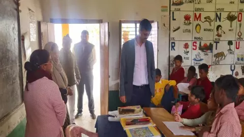 DM inspects composite school Siswa, examines smart class facts DM inspects composite school Siswa, examines smart class facts