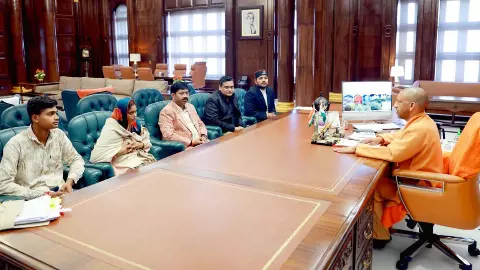 Chitrakoot murder: Minister Nandi leads meeting with CM of victims family