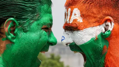 2200 करोड़ का महा-झटका! भारत से खेलने में पाकिस्तान के छूटे पसीने, खुद को कंगाल करने की जिद पर अड़ा PCB 2200 करोड़ का महा-झटका! भारत से खेलने में पाकिस्तान के छूटे पसीने, खुद को कंगाल करने की जिद पर अड़ा PCB