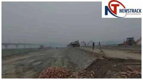 Mathura News : मथुरा: यमुना पुल के नीचे अवैध कॉलोनियों पर बुलडोजर, प्रशासन ने माफियाओं पर कसा शिकंज