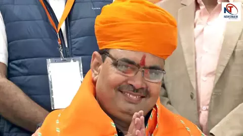 अब अनपढ़ भी लड़ सकेंगे चुनाव! राजस्थान की राजनीति में बड़ा खेला, 2+ बच्चों वालों की झंझट भी खत्म अब अनपढ़ भी लड़ सकेंगे चुनाव! राजस्थान की राजनीति में बड़ा खेला, 2+ बच्चों वालों की झंझट भी खत्म