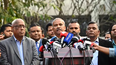 पाकिस्तान की कायरता पर बांग्लादेश फिदा, भारत के खिलाफ मैच छोड़ने पर पड़ोसी देश के खेल सलाहकार ने दी बधाई पाकिस्तान की कायरता पर बांग्लादेश फिदा, भारत के खिलाफ मैच छोड़ने पर पड़ोसी देश के खेल सलाहकार ने दी बधाई